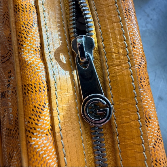 AUTHENTIC GOYARD CAP VERT YELLOW CROSSBODY BAG - Picture 10 of 16